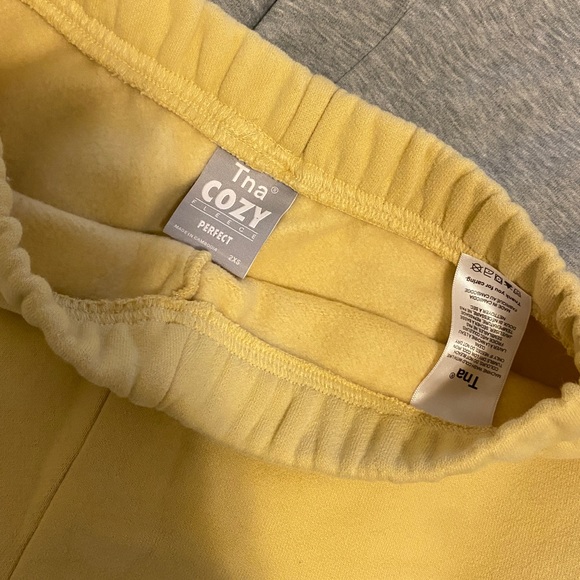 TNA Cozy Fleece 2” Sweat Short - Picture 4 of 10